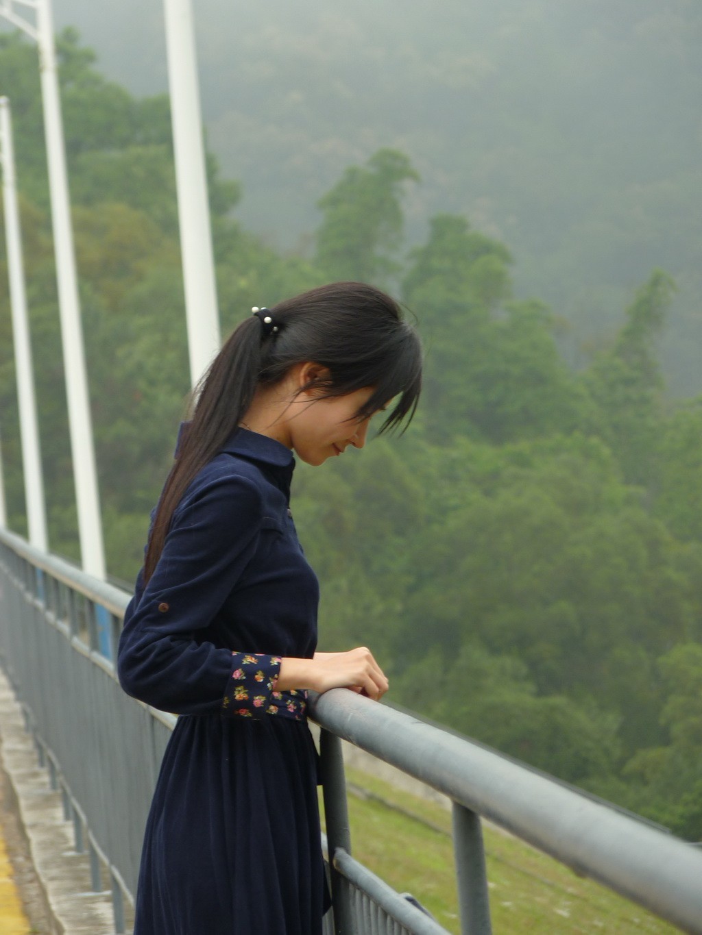 200元买了个二手FZ35，感觉还不错。还有漂亮妹纸