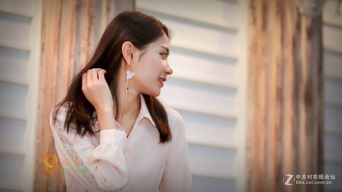 酒吧里拍小姐姐------佳能35L和85L试镜