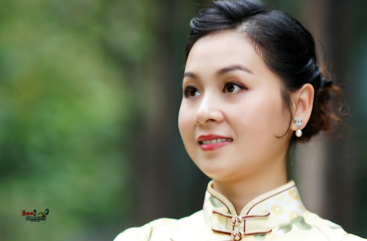 星河湾半岛佳人荟旗袍美女苏聘