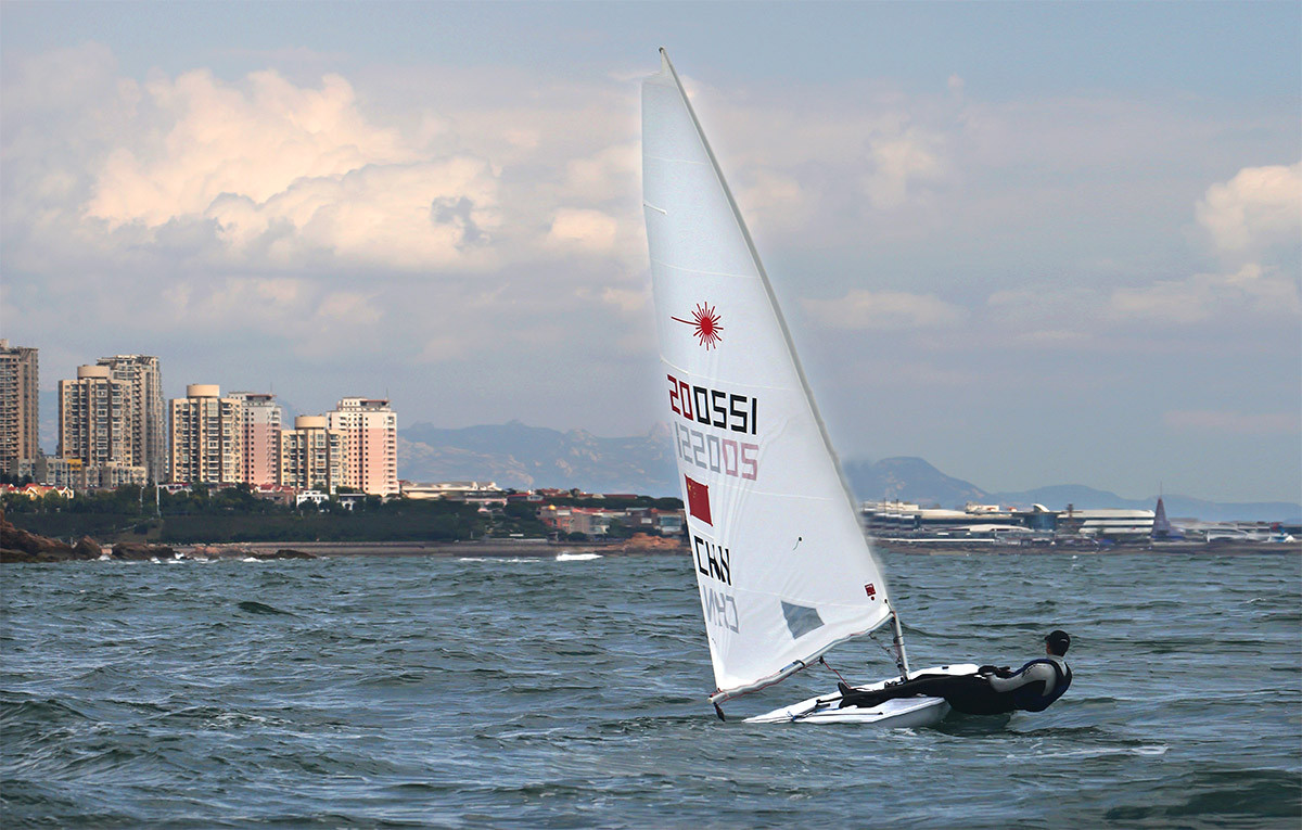 记2015世界杯帆船赛男子激光级