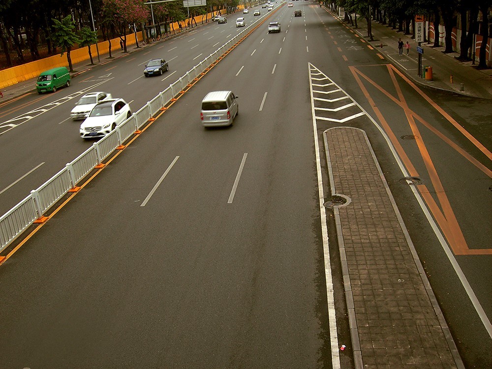 禄来，拍的是情怀。dp8300