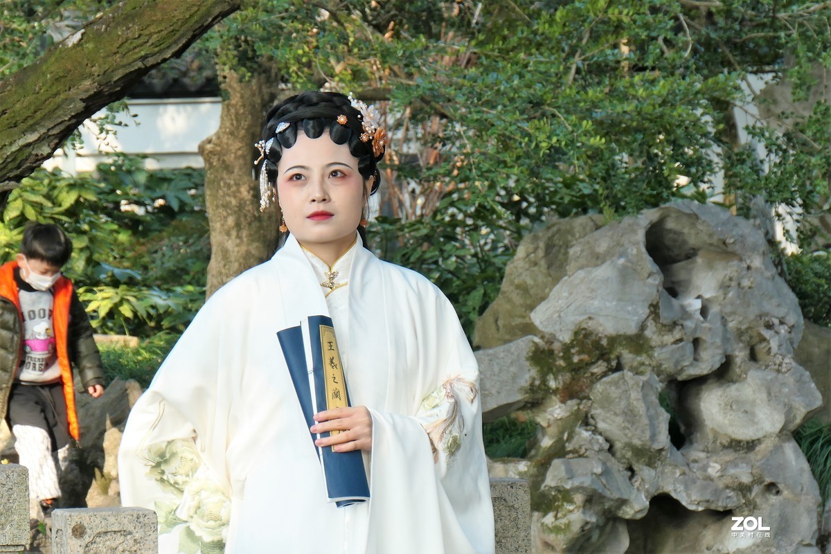 【婵娟】——摄于上海桂林公园