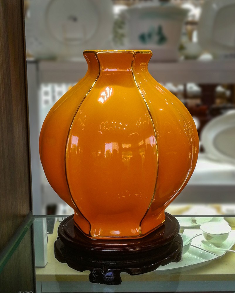 一 組 工 藝 陶 瓷