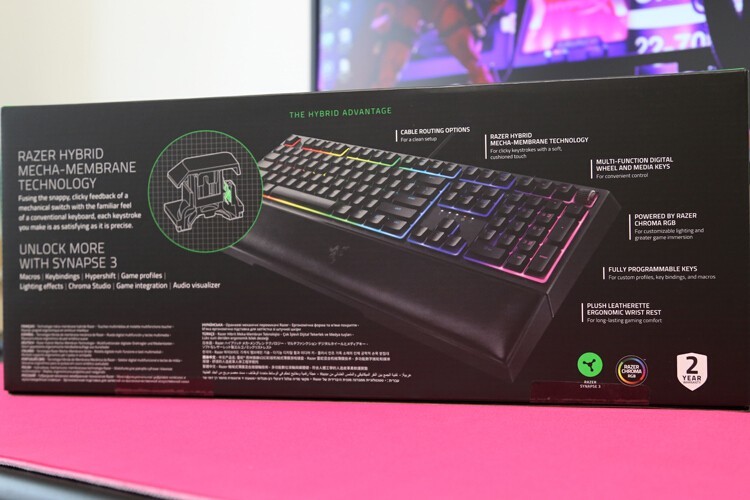 最佳轻机械键盘体验：雷蛇雨林狼蛛V2  Razer Ornata v2