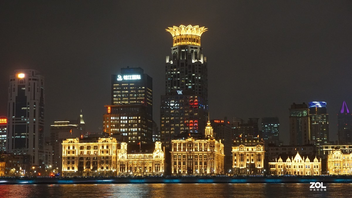 18-135  夜景-陆家嘴、步行街