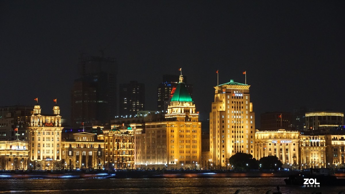 18-135  夜景-陆家嘴、步行街