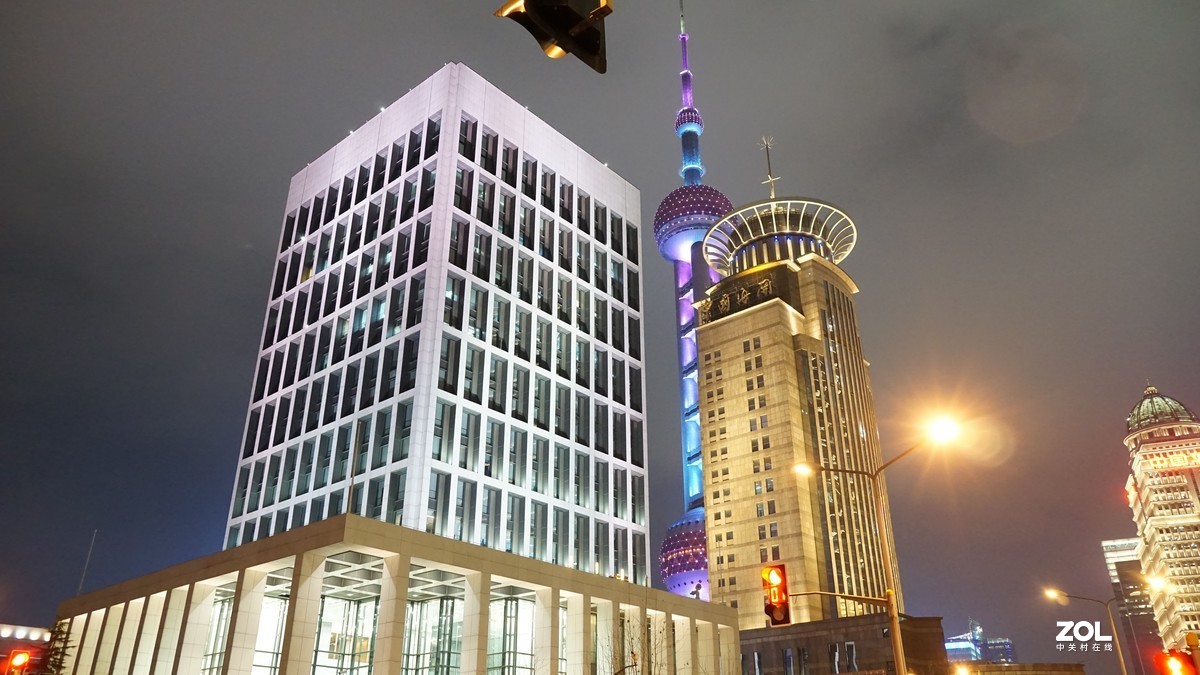 18-135  夜景-陆家嘴、步行街