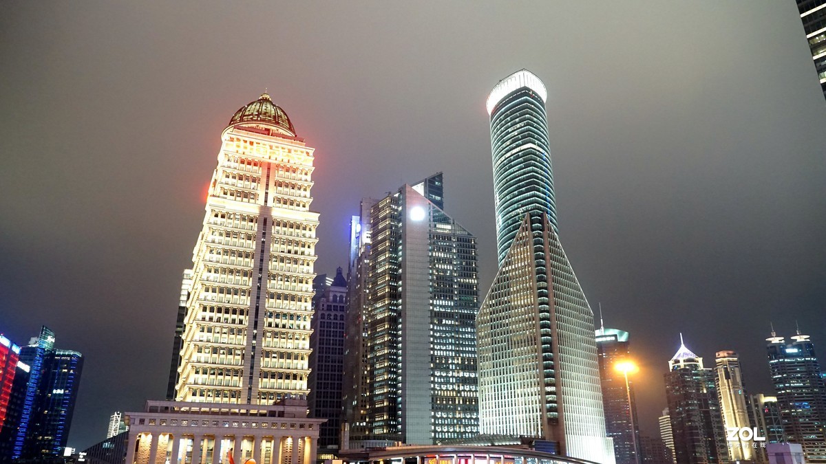 18-135  夜景-陆家嘴、步行街