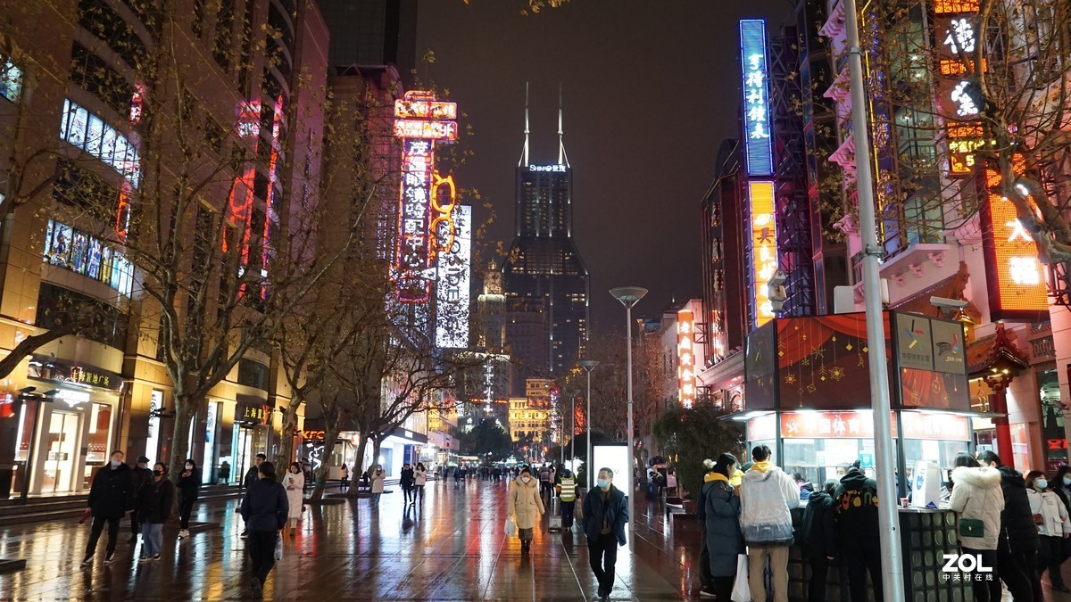 18-135  夜景-陆家嘴、步行街