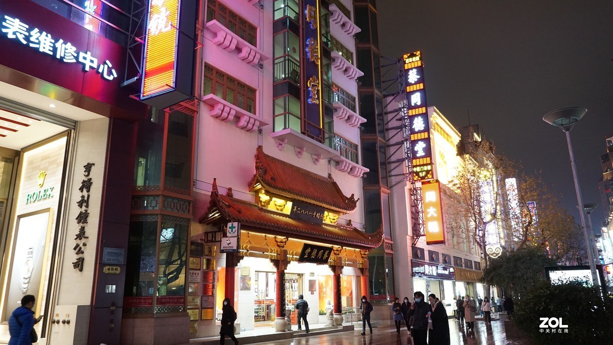 18-135  夜景-陆家嘴、步行街