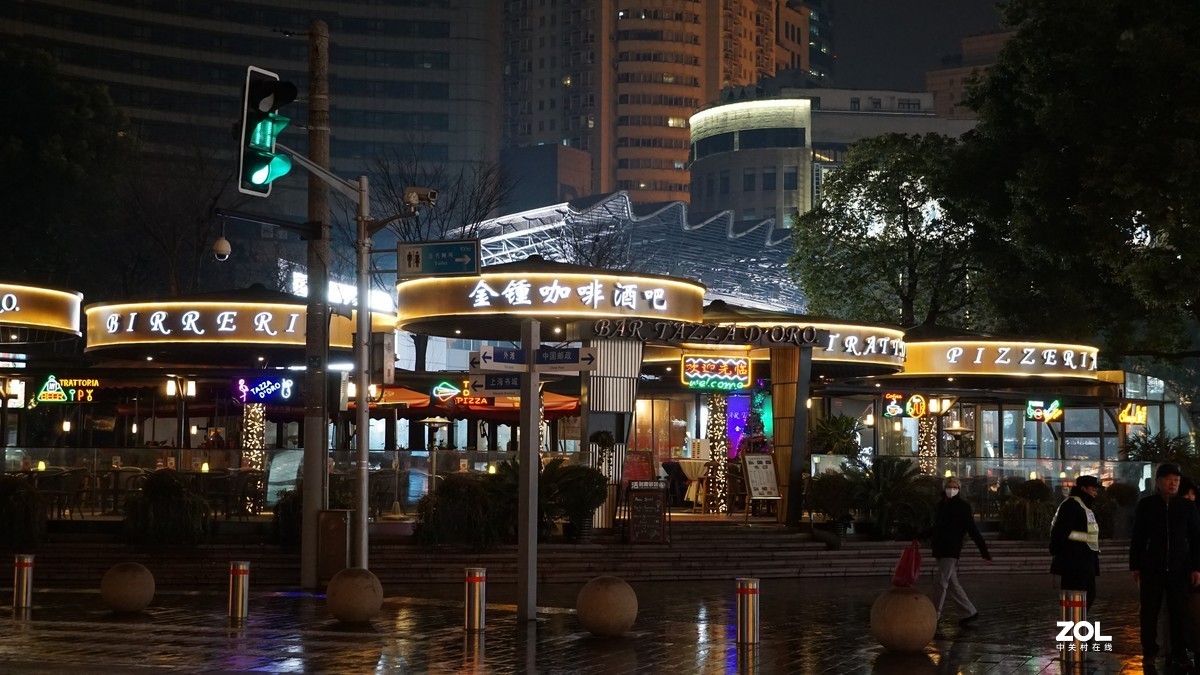 18-135  夜景-陆家嘴、步行街