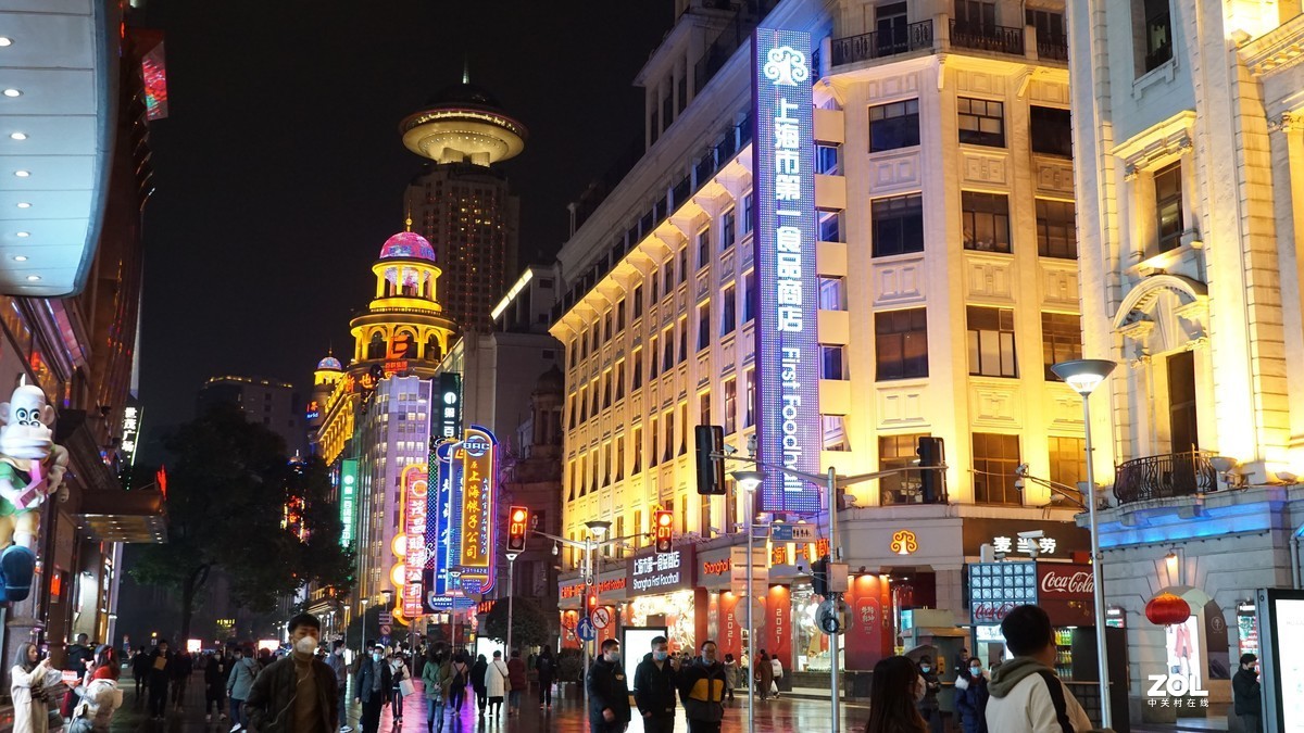 18-135  夜景-陆家嘴、步行街