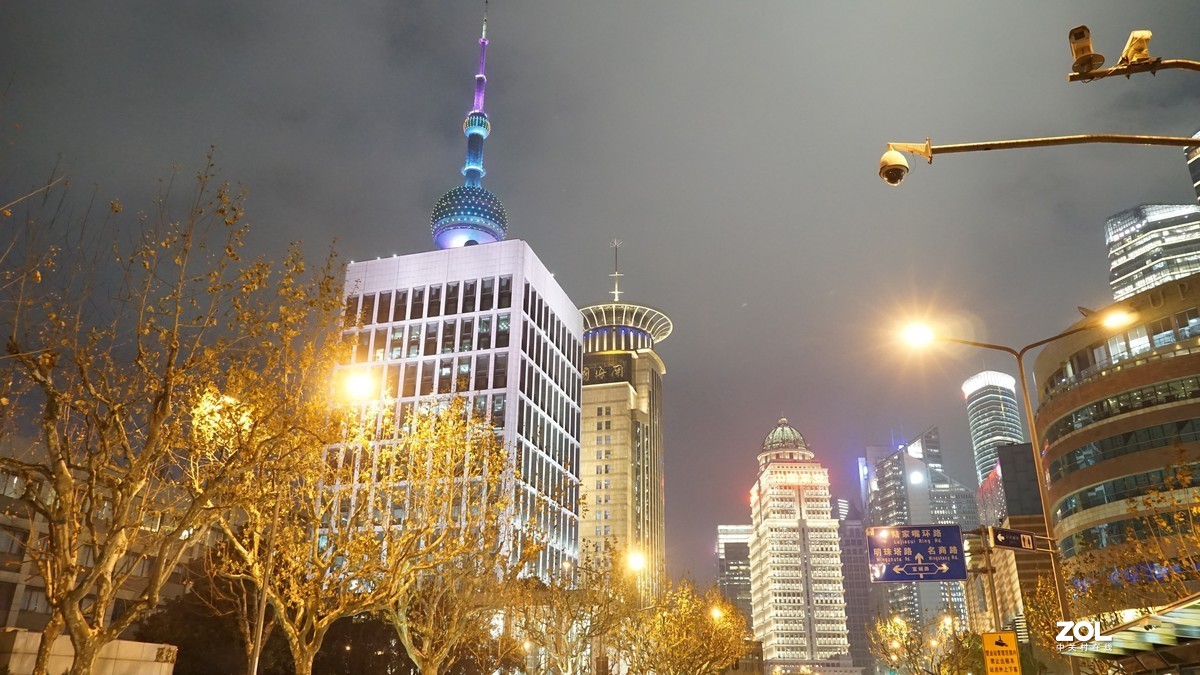 18-135  夜景-陆家嘴、步行街