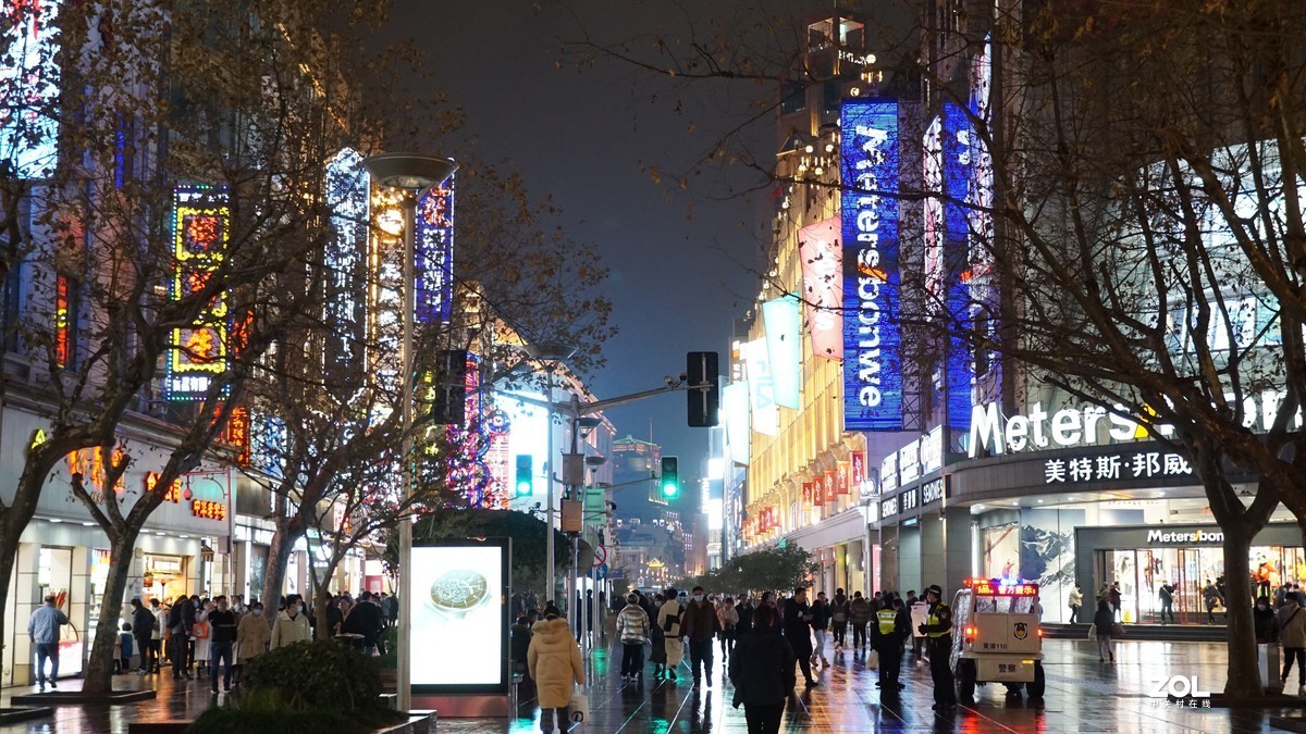 18-135  夜景-陆家嘴、步行街