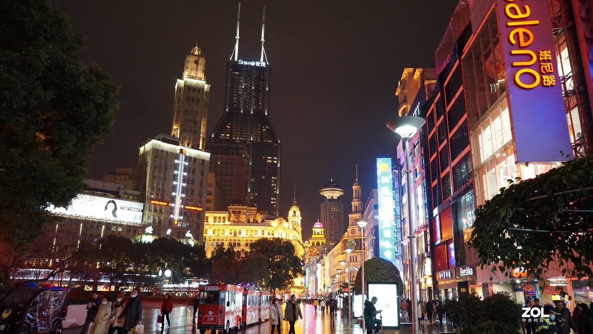 18-135  夜景-陆家嘴、步行街