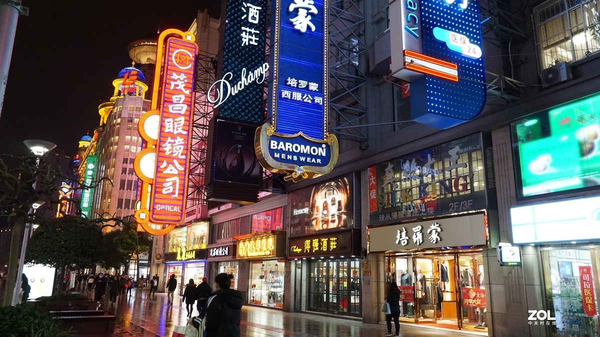 18-135  夜景-陆家嘴、步行街