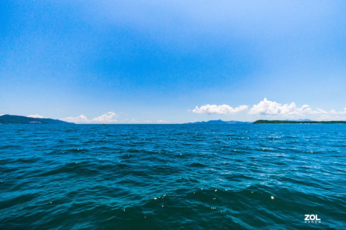 快艇上拍大鹏金沙湾