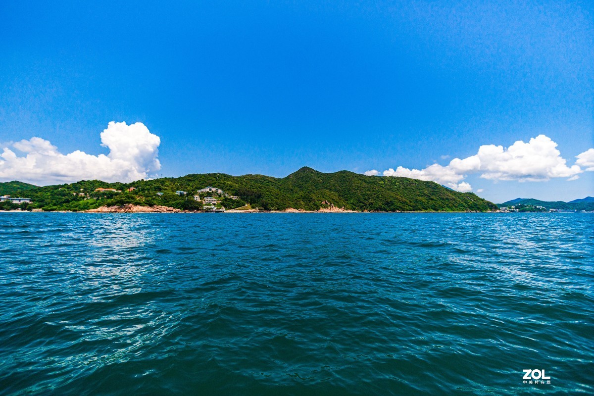 快艇上拍大鹏金沙湾