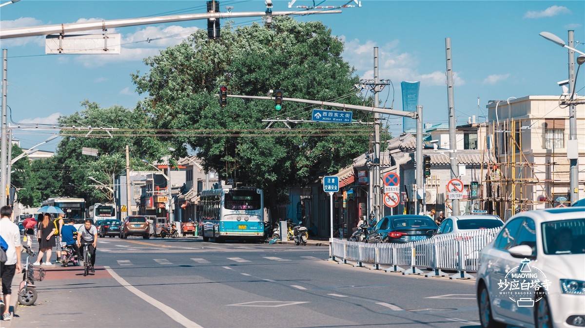 a7R4搭配适马小黑五代，白塔寺随拍