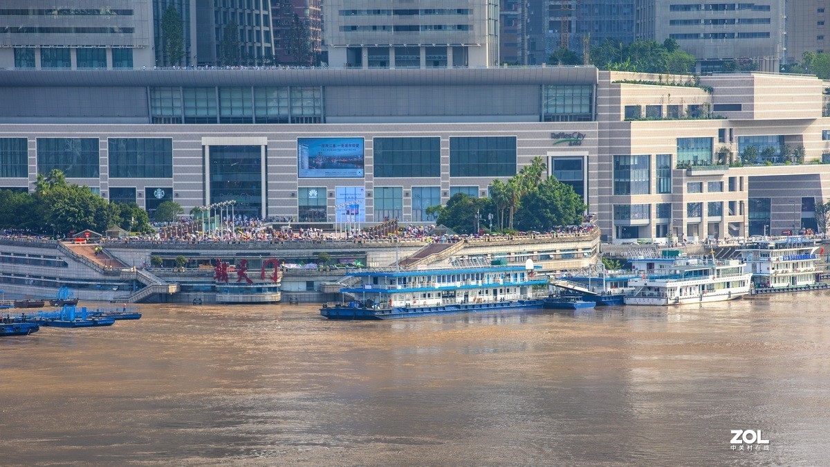 特大洪峰过重庆。