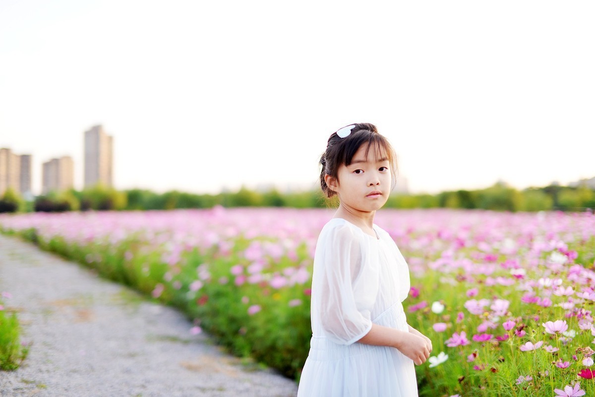 适马老50逆光条件下没新的好！