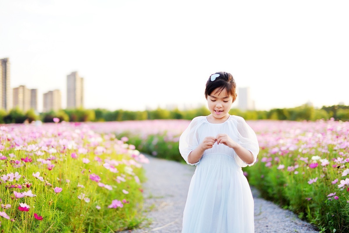 适马老50逆光条件下没新的好！