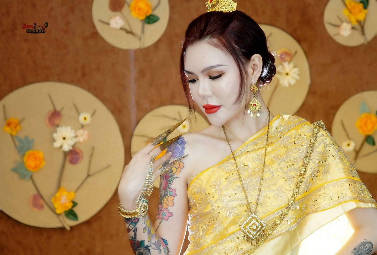 【纹身泰女】---kk