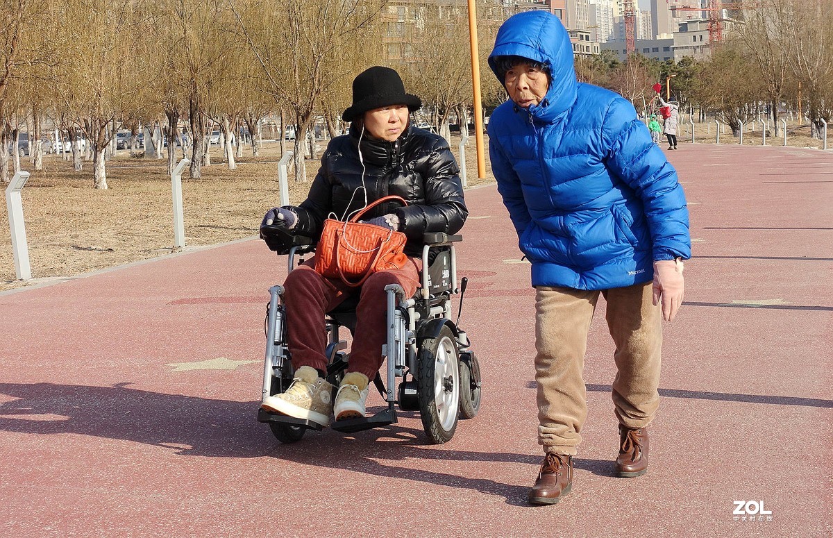 母女情“散步去”