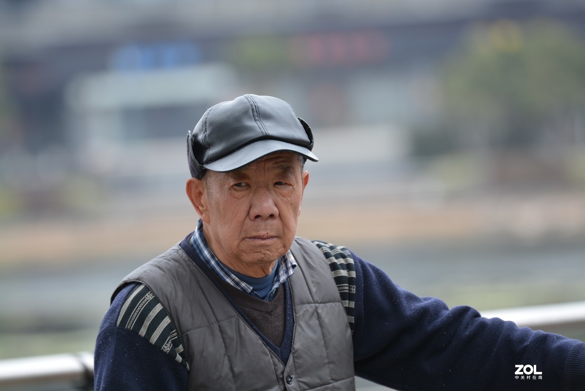 尼康D7100 +腾龙70-200 A009