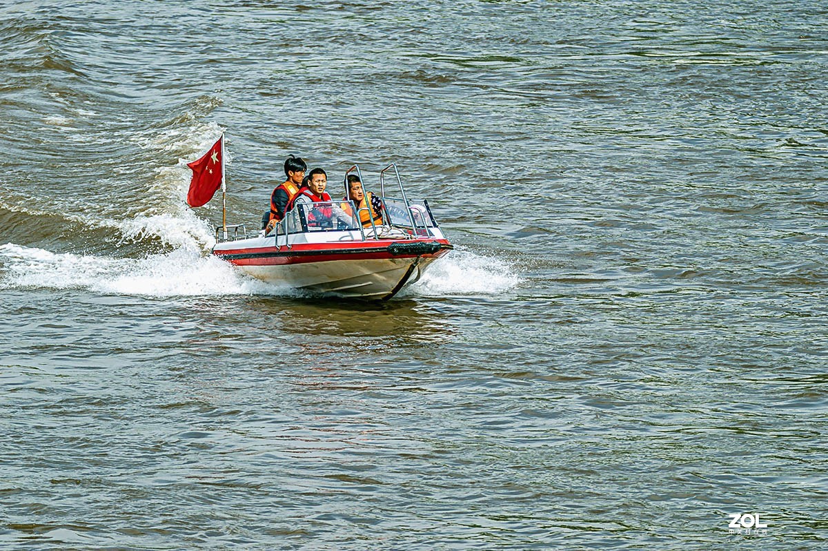 快艇畅游兰州黄河段