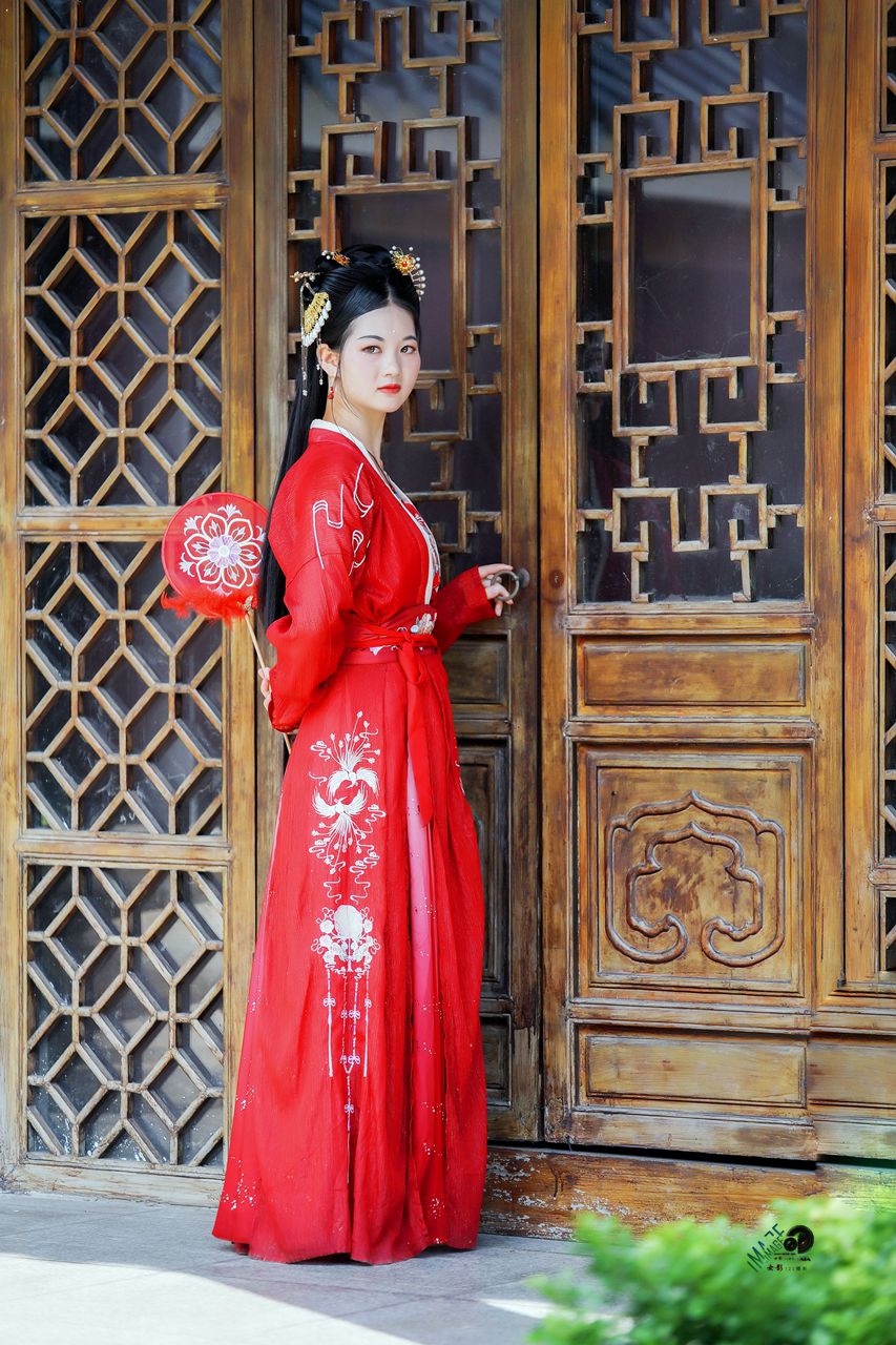 一组红衣[小妹]——-恭贺好友“目的不一”荣任合肥星空(中国)版主！