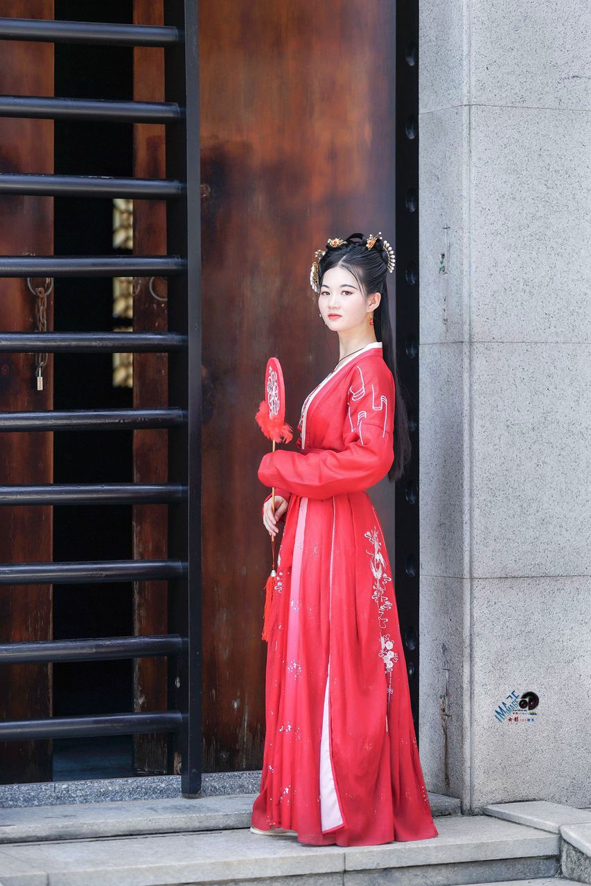 一组红衣[小妹]——-恭贺好友“目的不一”荣任合肥星空(中国)版主！