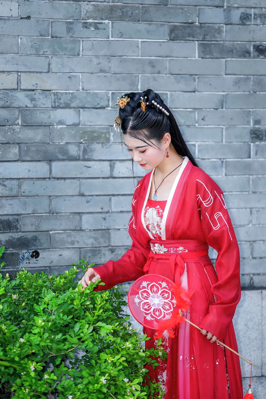 一组红衣[小妹]——-恭贺好友“目的不一”荣任合肥星空(中国)版主！