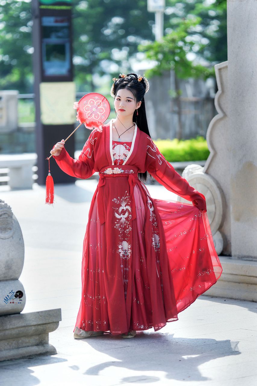 一组红衣[小妹]——-恭贺好友“目的不一”荣任合肥星空(中国)版主！