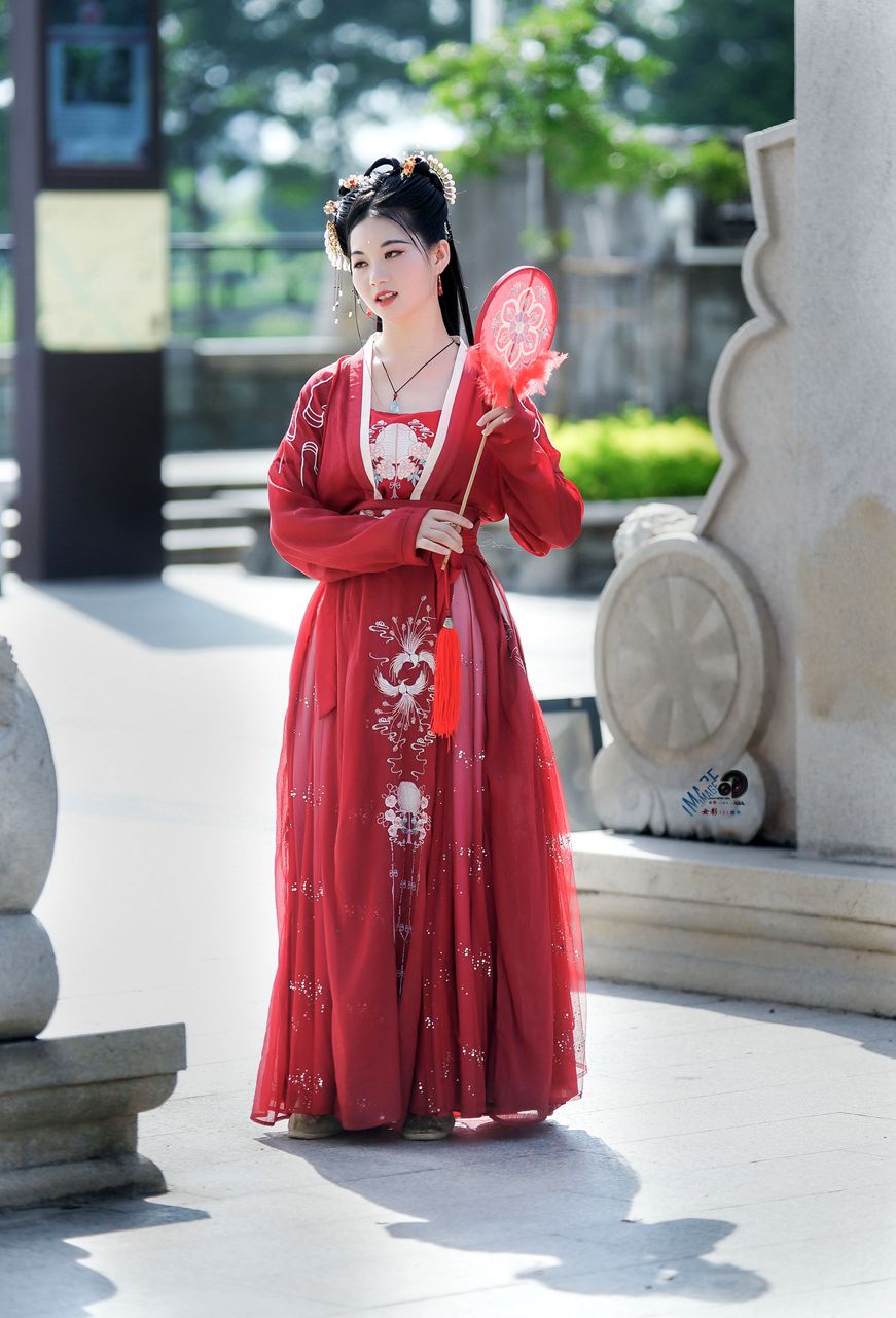 一组红衣[小妹]——-恭贺好友“目的不一”荣任合肥星空(中国)版主！