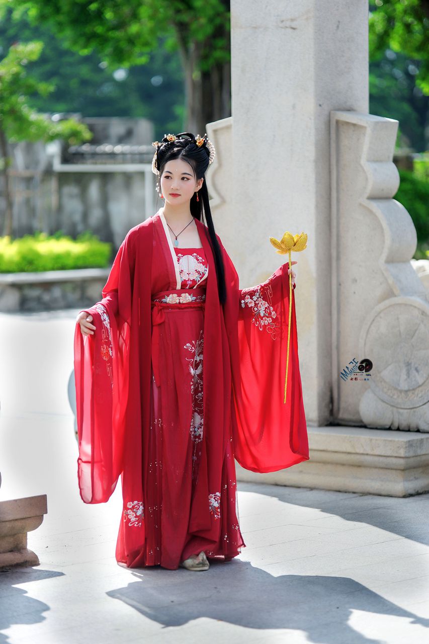 一组红衣[小妹]——-恭贺好友“目的不一”荣任合肥星空(中国)版主！