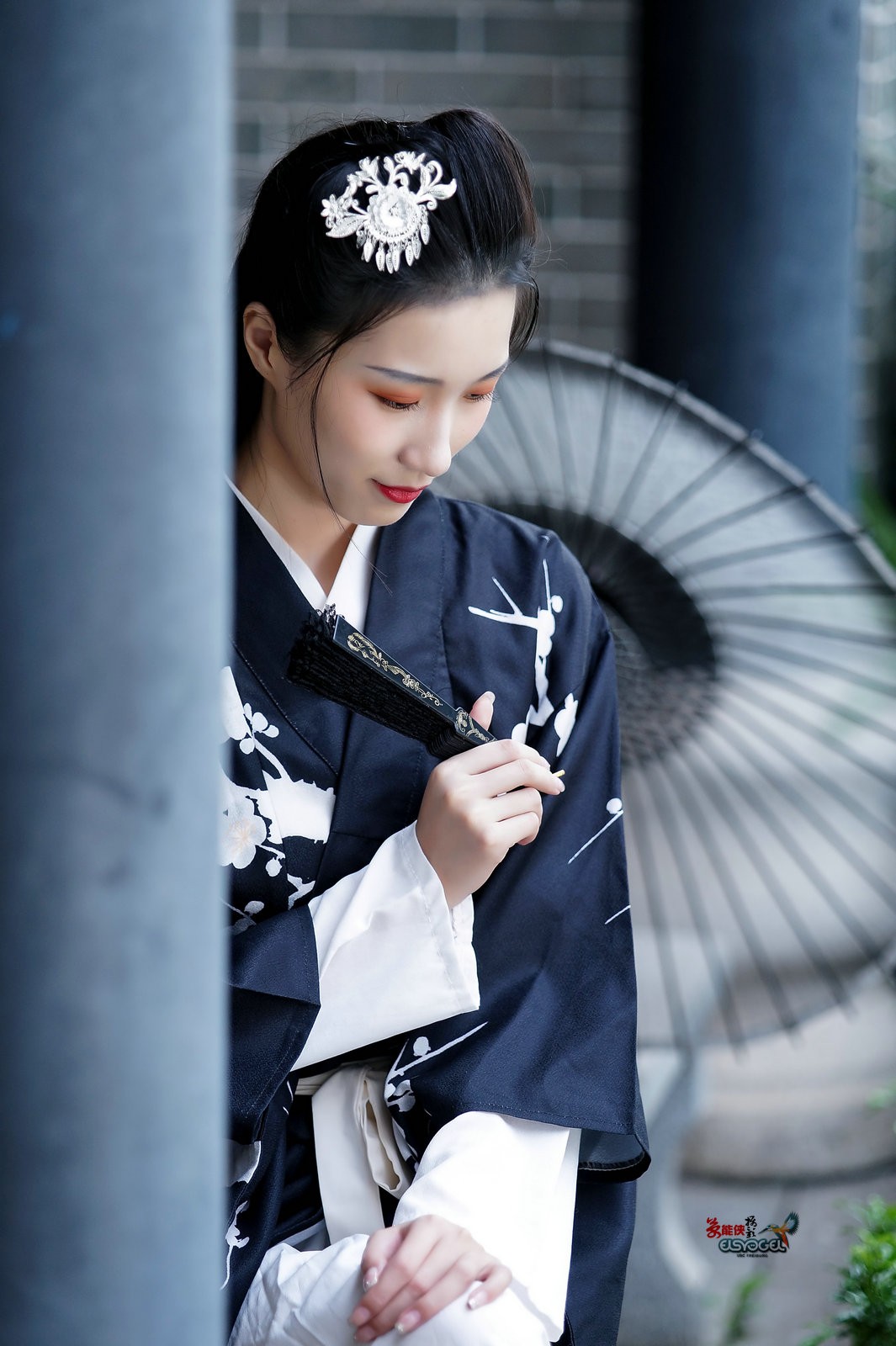 【古装黑衣女子】---小常