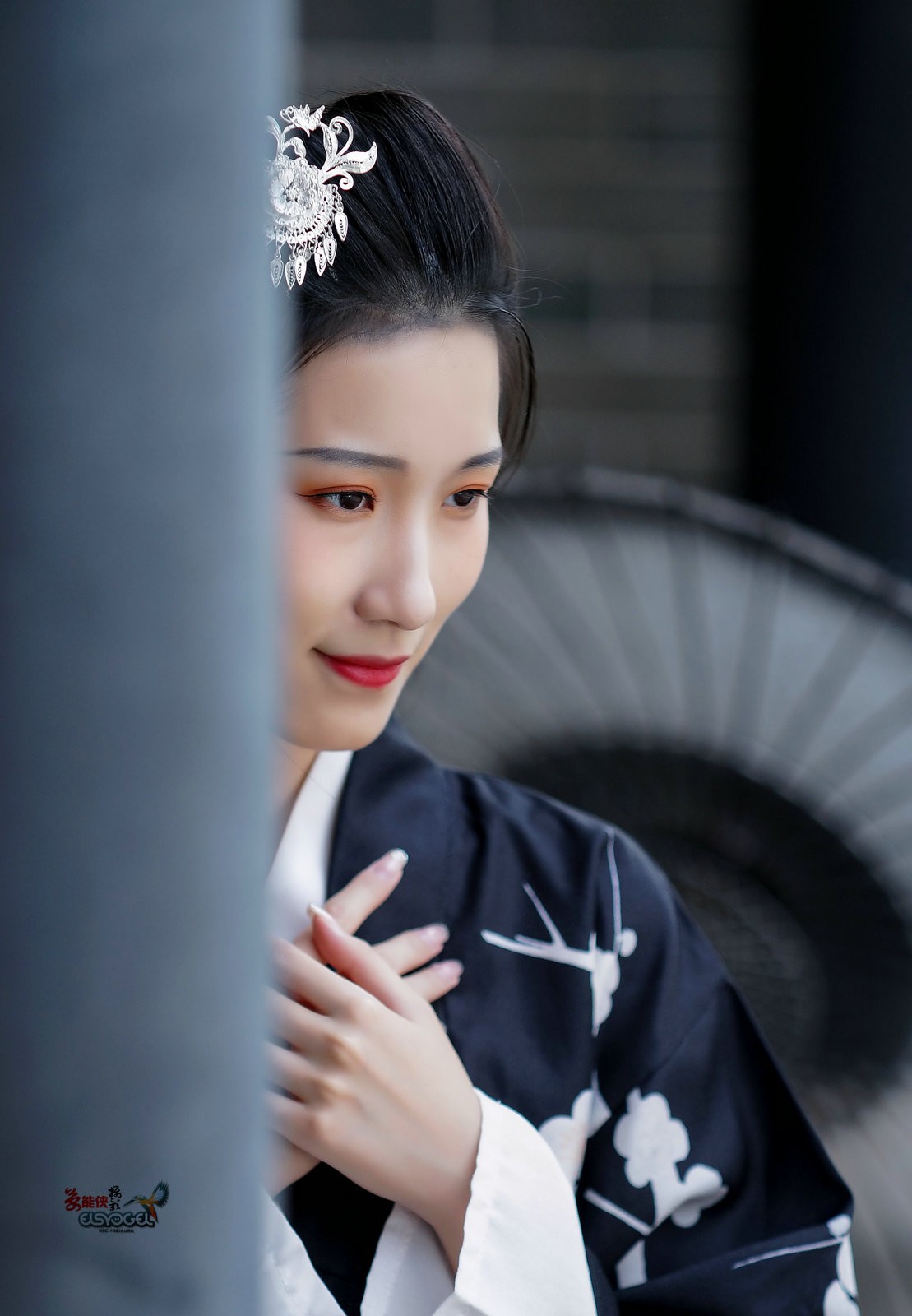 【古装黑衣女子】---小常