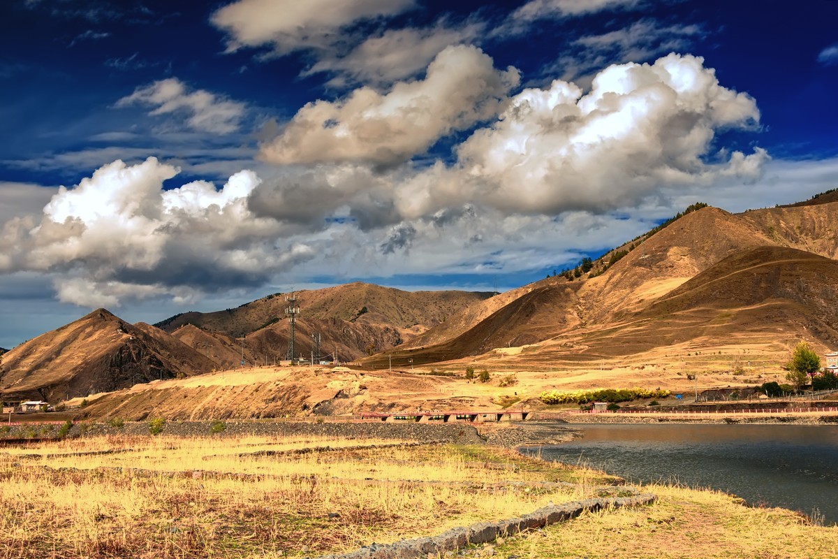川西甘孜州：康定新都桥 · 理渠河风光