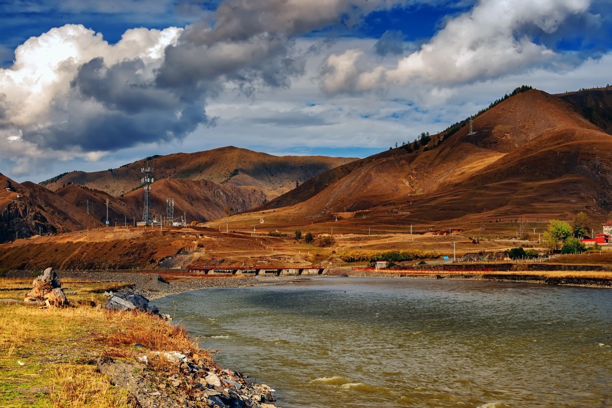 川西甘孜州：康定新都桥 · 理渠河风光
