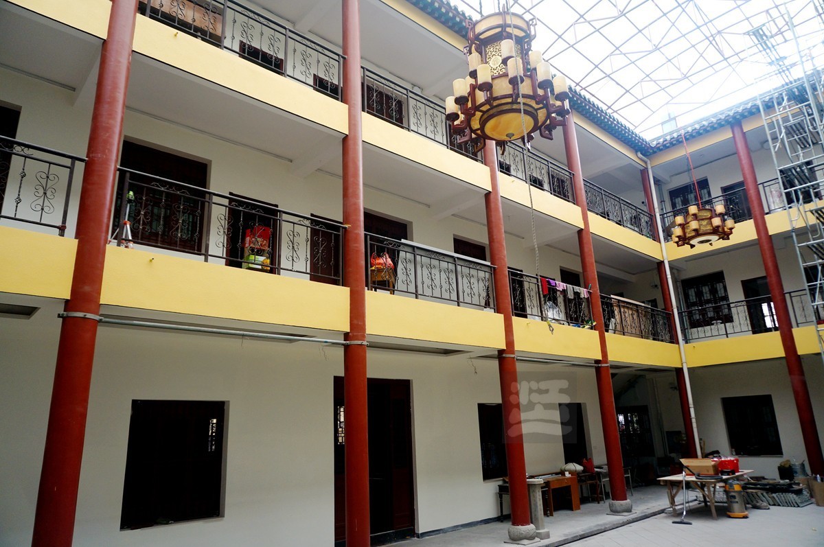 家乡美闹市古刹栖隐寺武汉随笔