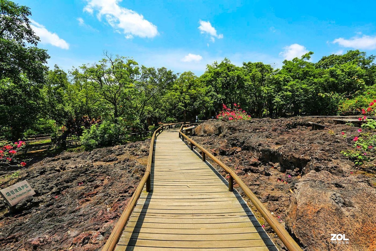 海口火山口---熔岩流