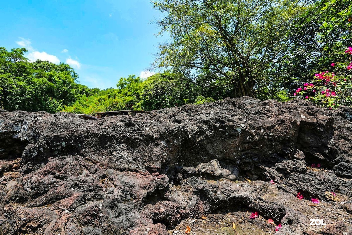 海口火山口---熔岩流