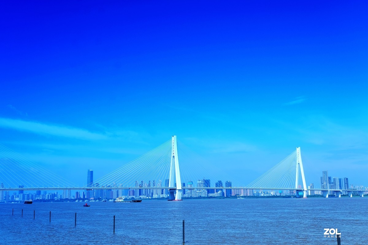 美丽的武汉长江夏日天际线风光