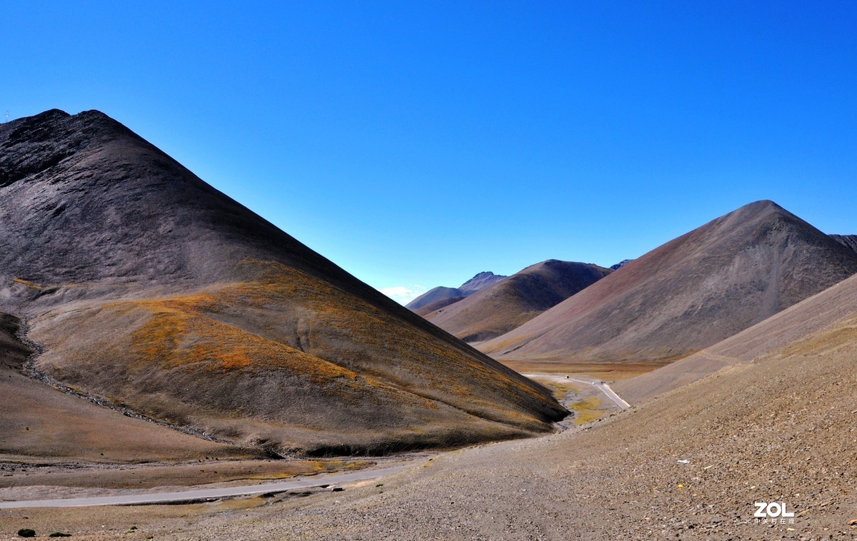 “好山好水好地方， 条条大路都宽畅”---在路上