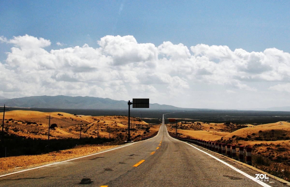 “好山好水好地方， 条条大路都宽畅”---在路上