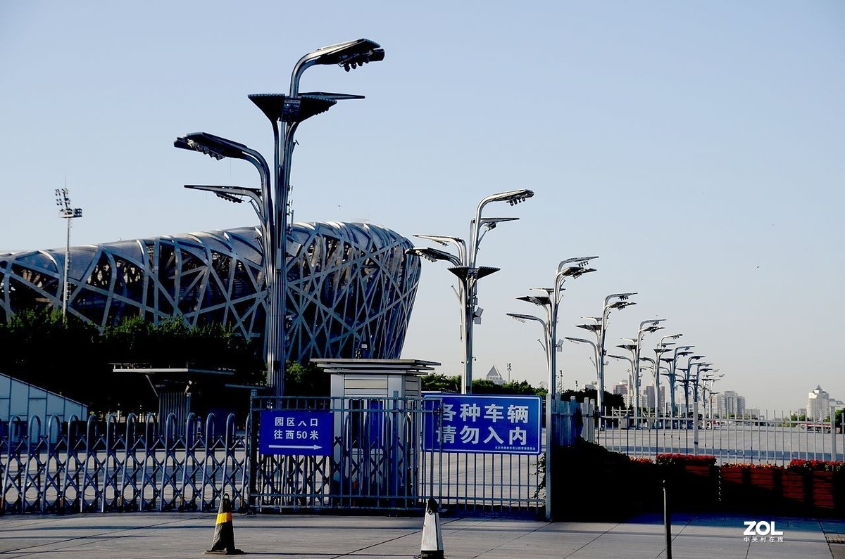 奥 林 广 场 风 景 ------。