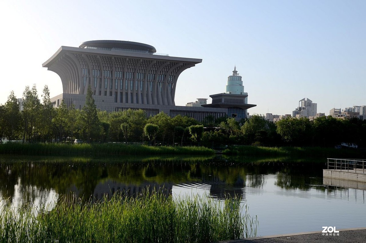 奥 林 广 场 风 景 ------。