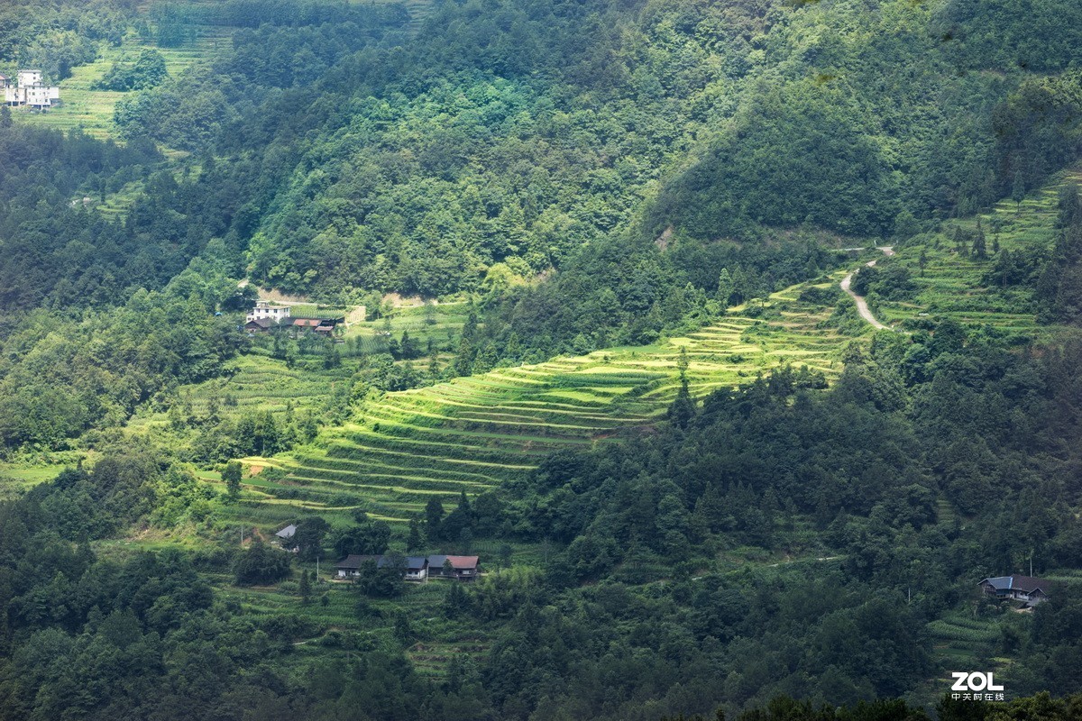 大山深处苗家寨院 （续）。
