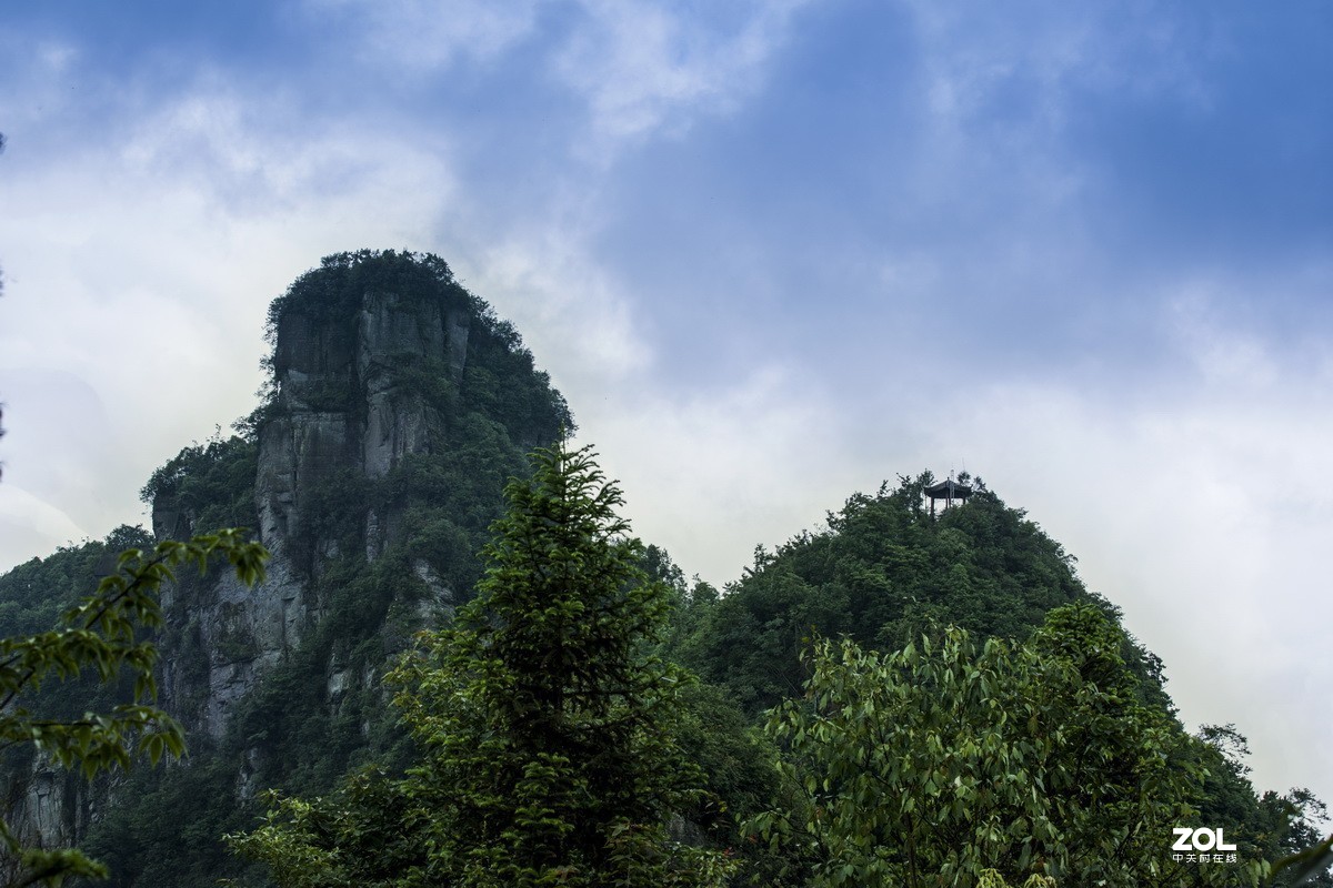大山深处苗家寨院 （续）。